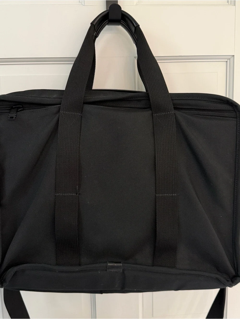 Black Men's Briefcase Laptop Bag - large three compartment Tumi